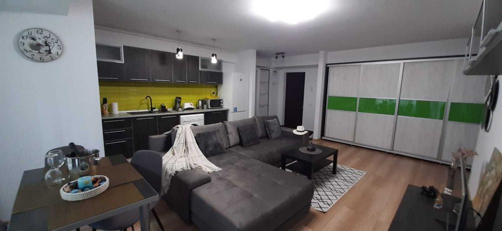 Particular închiriez apartament tot sezonul