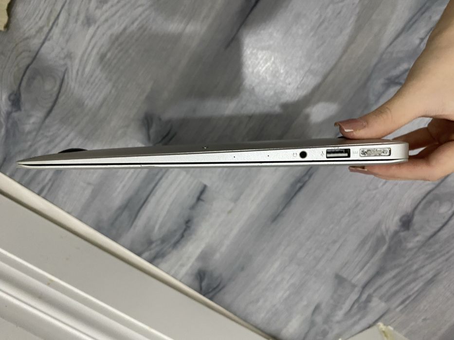Продам MacBook Air 13-дюймовый