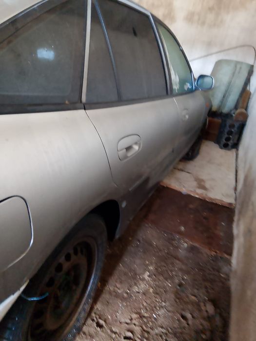 Продаю  машину не находу