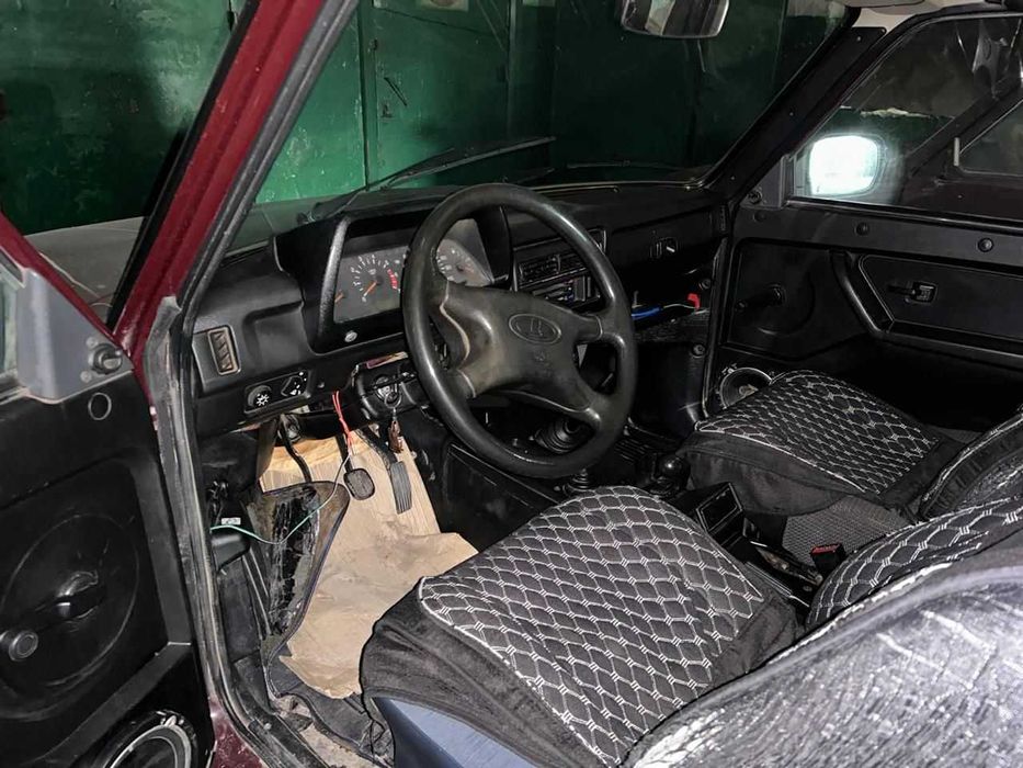 Продам Ниву 2015 года