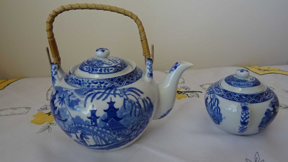 чайник и захарница (Nippon),  "Япония".