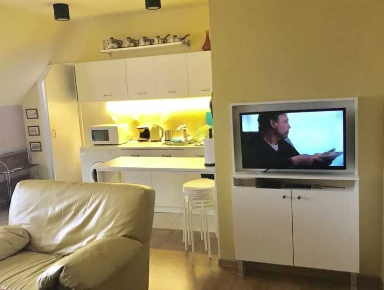 Дава се под наем Двустаен апартамент в София, Белите брези - 70 кв.м за 348.84 € - Снимка #1