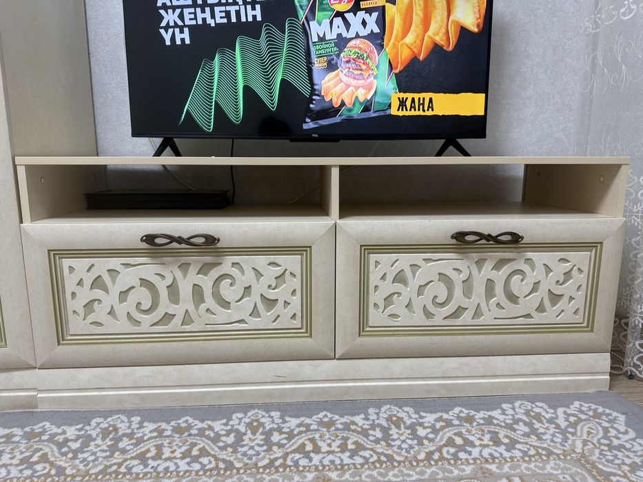 Продам тумбу под ТВ