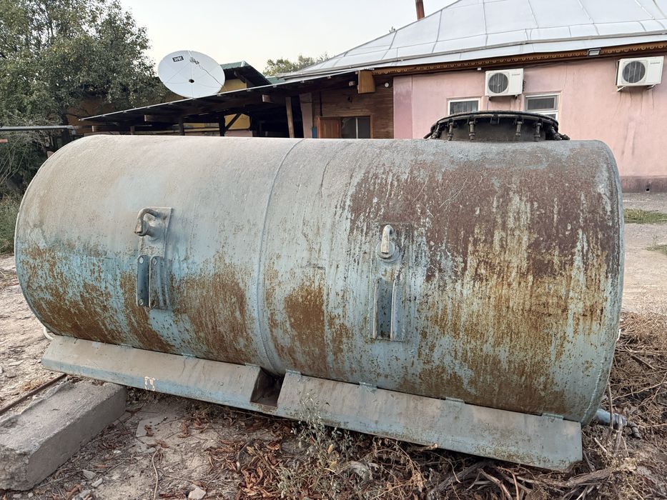 Продам большую цистерну