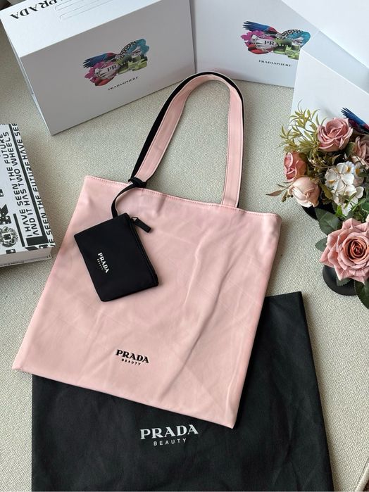 В наличии! Косметички Dior