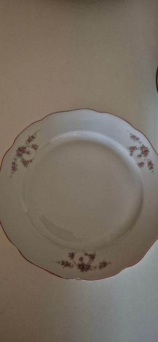 Български порцеланови чинии за допълване на сервиз