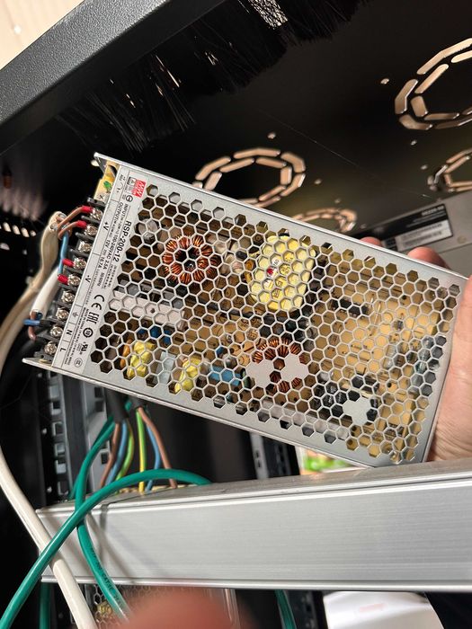Професионален 42U 19" комуникационен шкаф Lande + 6 Cisco SG220-50