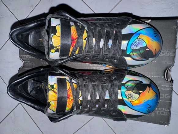 обувки TOGOSHI с шарени папагали