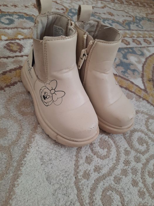 Продам детскую осеннию обувь