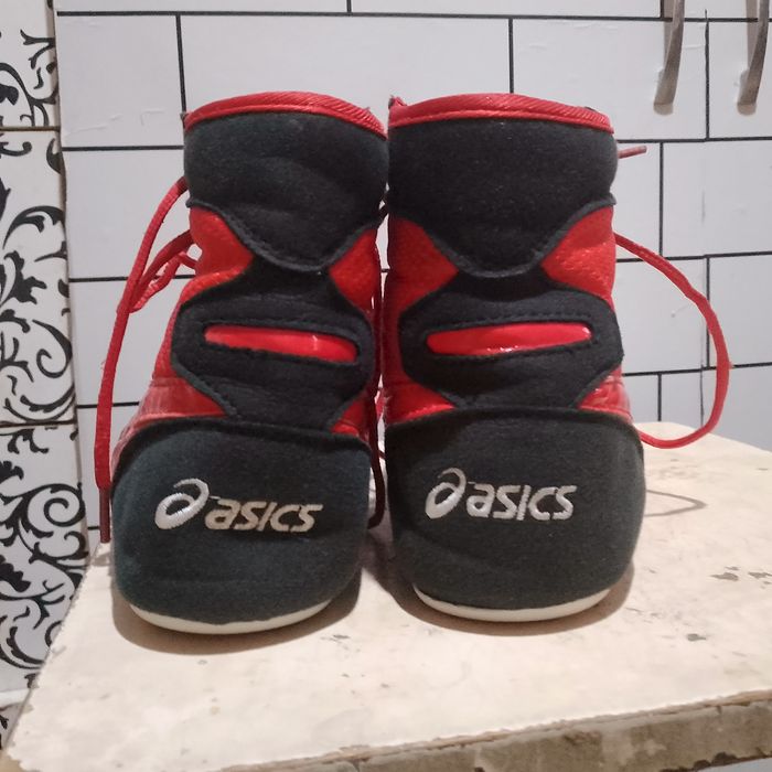 Продам борцовеи ASICS  original