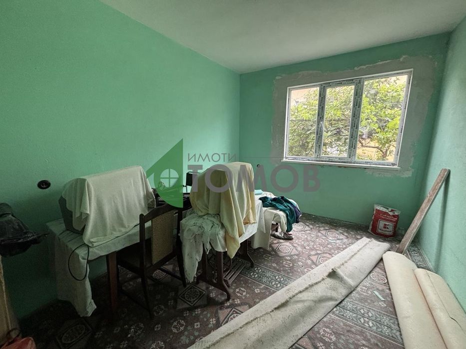 Двуетажна къща на плоча в кв. Самара 1