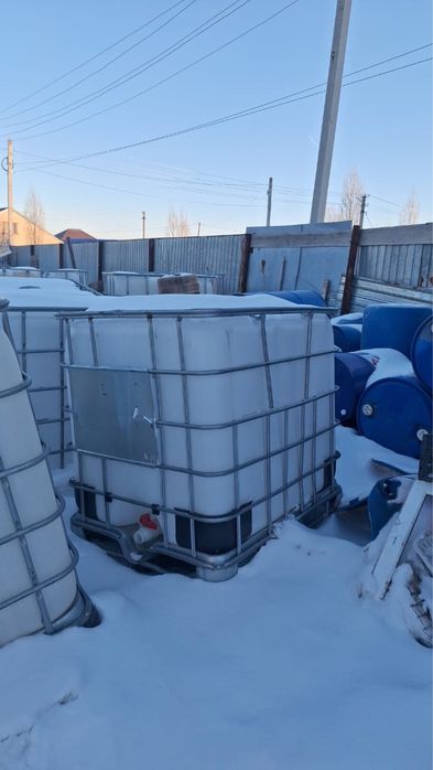 Новые пластиковые бочки