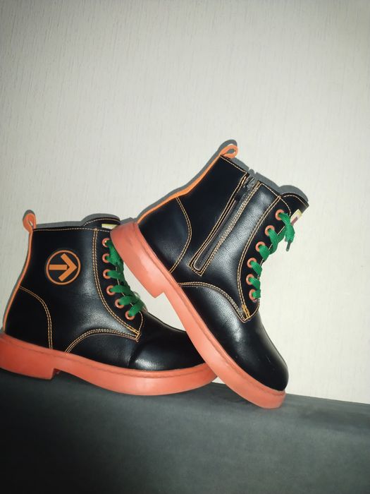 Продам обувь на девочку