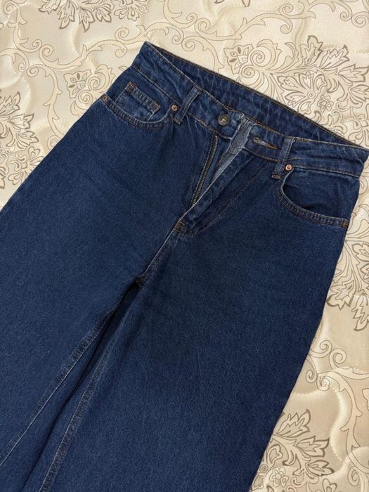 Продам женские джинсы