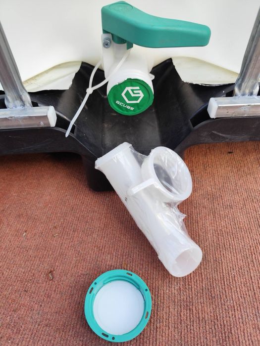 Нов бидон 1000л Кубче