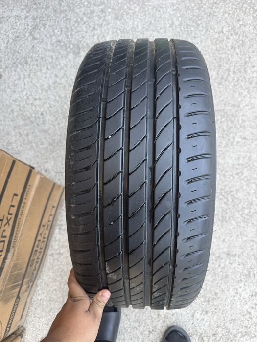 R17.   225/45 balon holati yahshi Pervimays