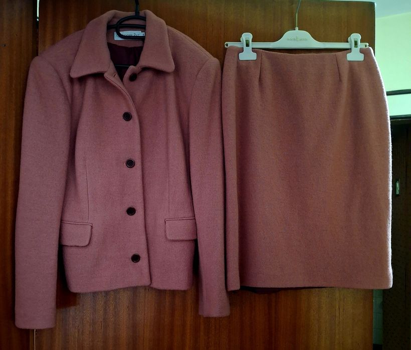 Дамски костюм 38 рр