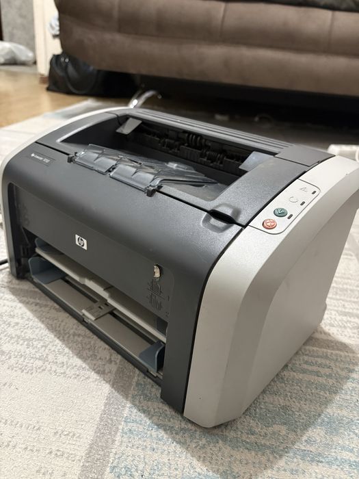 Принтер HP LaserJet