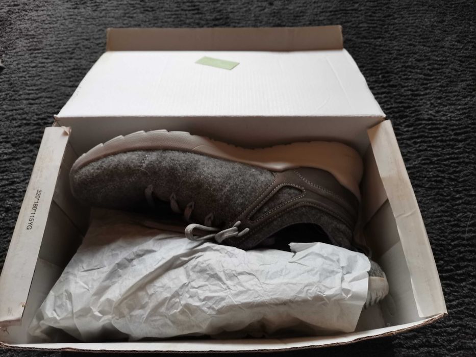 Нови мъжки маратонки