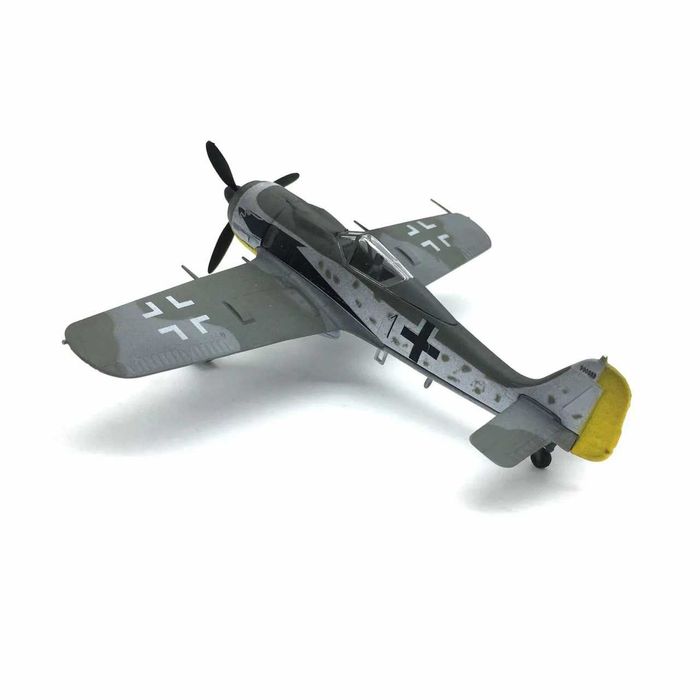 Сборная модель самолета Фокке-Вульф Fw 190 A8/F8 (ЗВЕЗДА, 1:72)