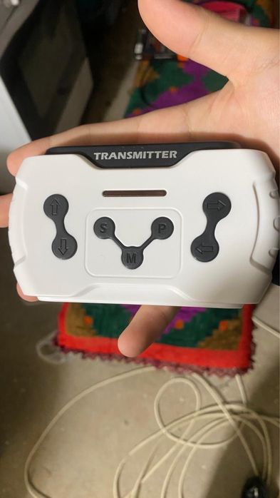 Машинку на колесах, с пультом