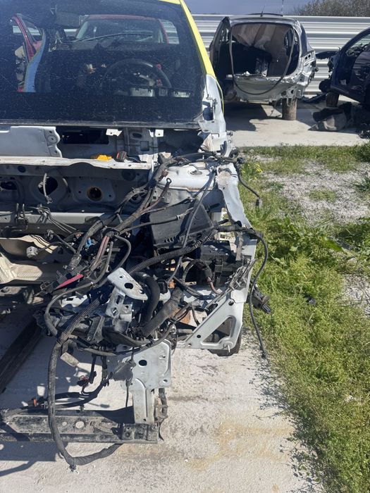 Lonjeron fata stanga dreapta prag stanga dreapta aripa spate stanga dreapta panou fusta spate Renault Fluence