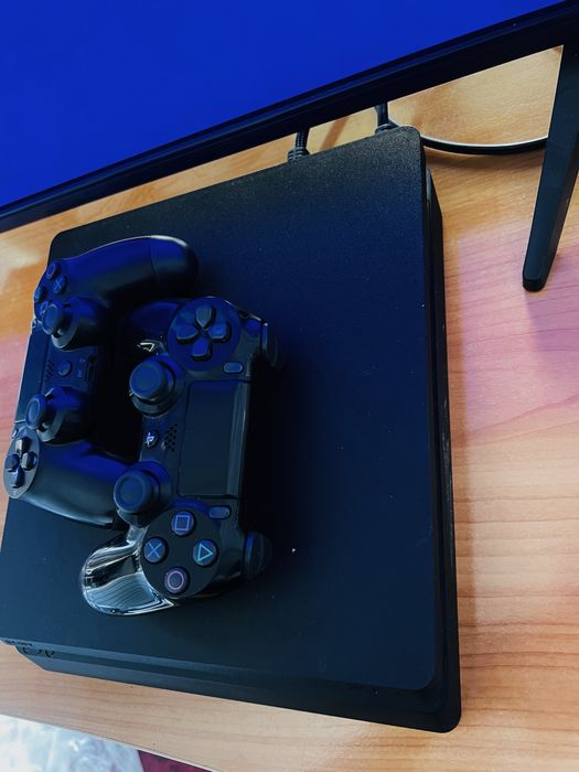 Playstation 4 slim—1TB  |  12 tA Top Õyinlar bilan spiderman 2 Gta5