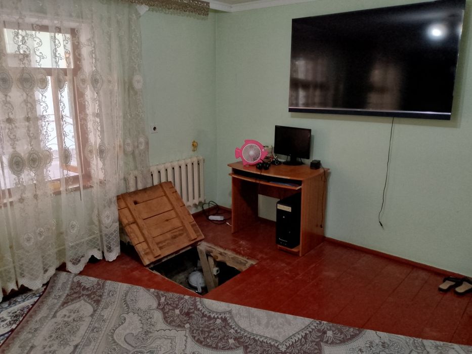 Yer uchastkasi bilan o'pshi 54000$ tezda sotilishi uchun beriladi