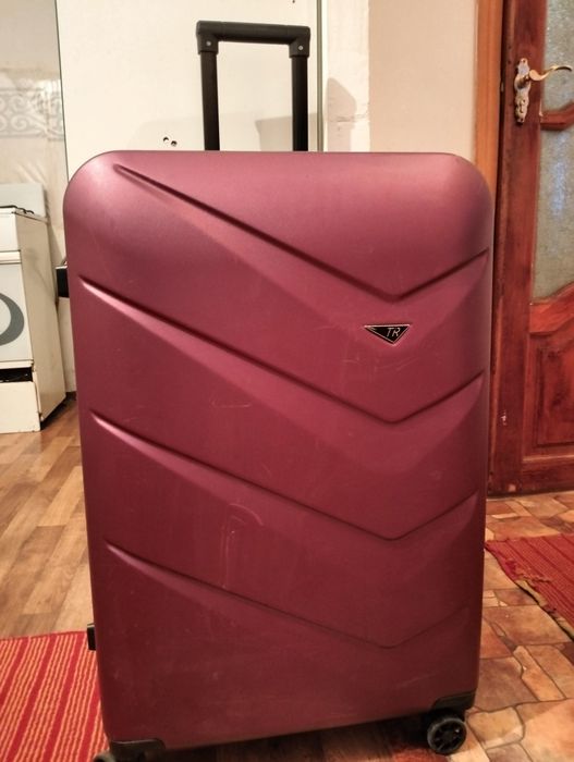 Чемодан сатылады новый