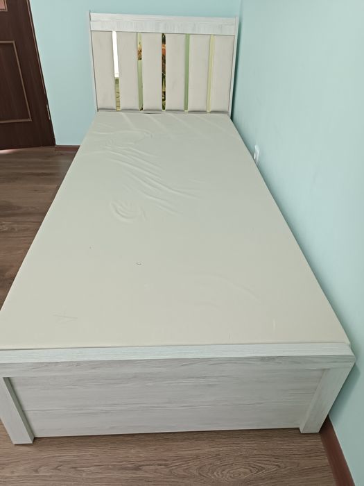 Продается кровать очень хороший!