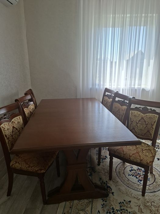 Гостиный Стол и стулья