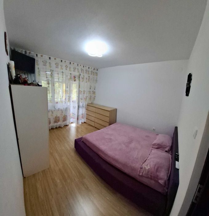 Apartament 3 camere decomandat, central – Onești | 59 mp | Parcare inclusă