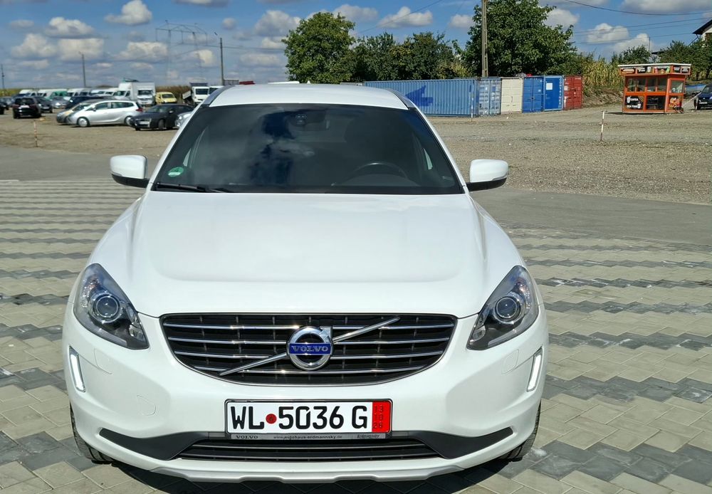 VOLVO XC 60 2018  Summer Xenon Led Navigatie Incalzire scaune Km 220000 carte service Numere valabile 30 zile