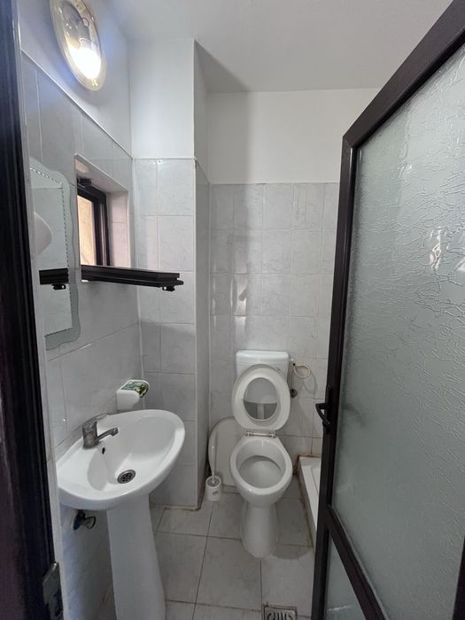 Închiriez cameră mobilată – utilități incluse – Constanța