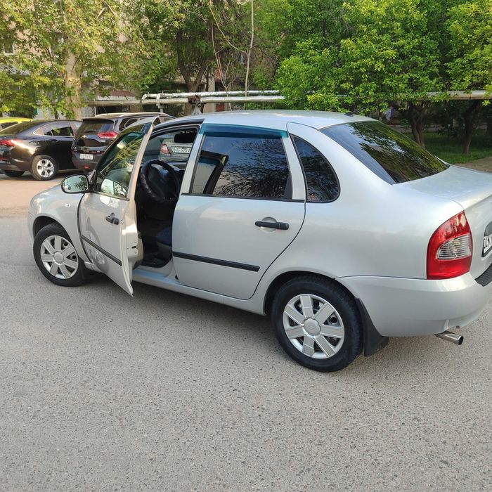 Продаю Lada Kalina седан