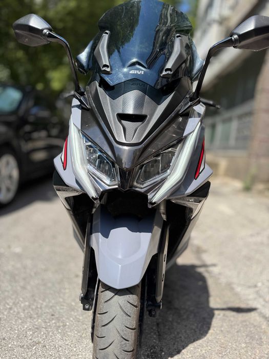 Кимко АК 550, KYMCO AK 550