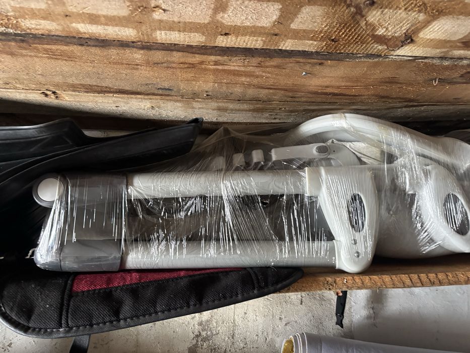 Продам детскии стул joie .