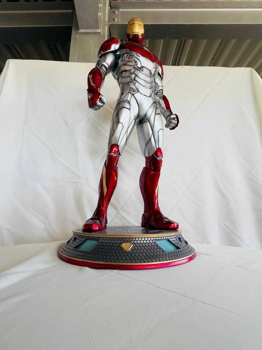 Statuie IRON MAN ( 110cm H) cu lumina / Figurina Premium - Decor / Evenimente