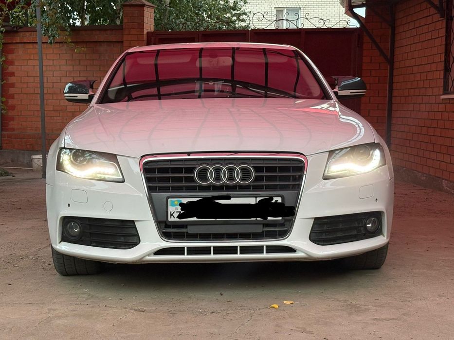 Продам авто Audi A4  1.8