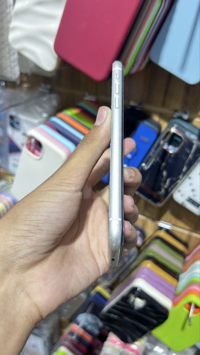 Iphone 11 128gb usilinney batareka