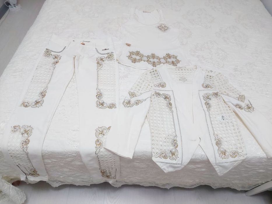 Продаю троечку новая