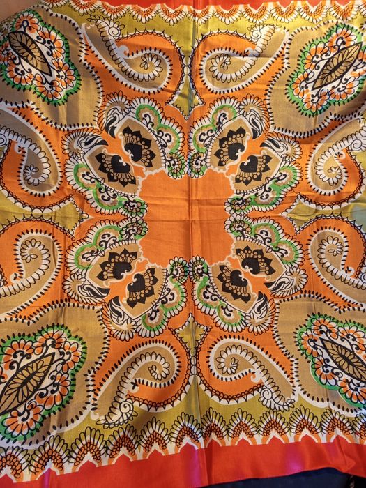 Винтажные платки из креп-сатина