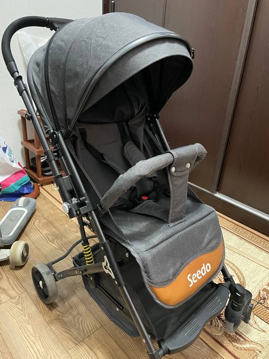 Б/у прогулочная коляска