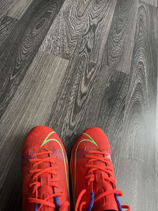 37/38 номер.Nike mercurial superfly 8 academy mg red.