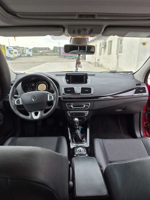 Renault megane 3 1.5 diesel panoramic Bosse