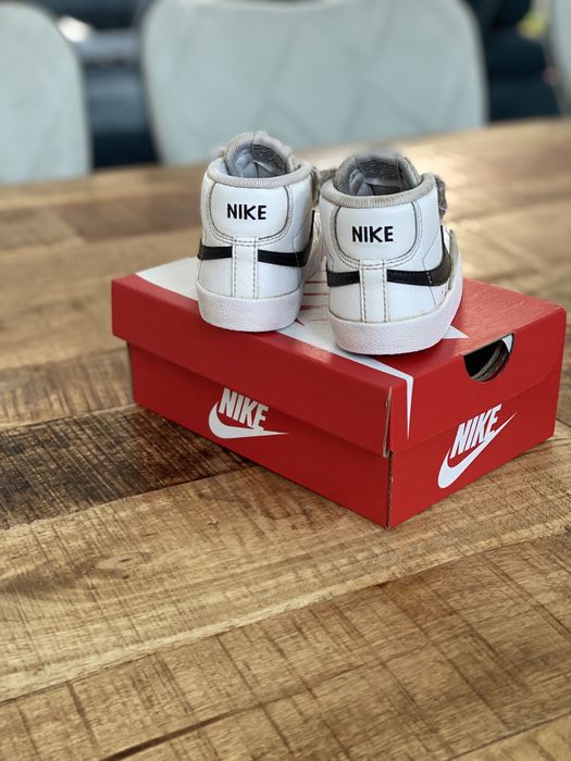 Детски кецове Nike 27 и 23,5
