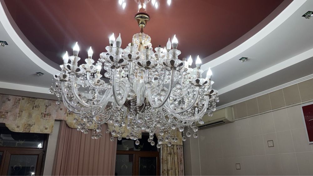 Люстра для гостинной.