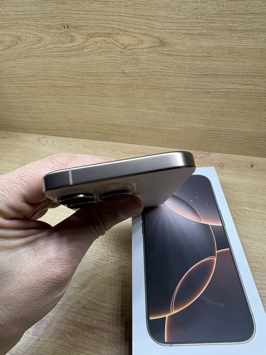 iPhone 16 PRO 256Gb Deaert titanium