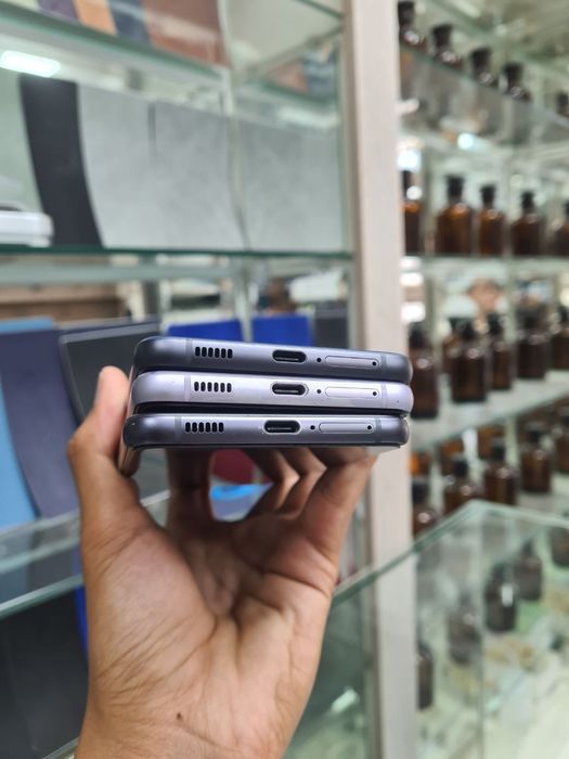 Samsung galaxy s21 5G 8/256gb holati xarxil