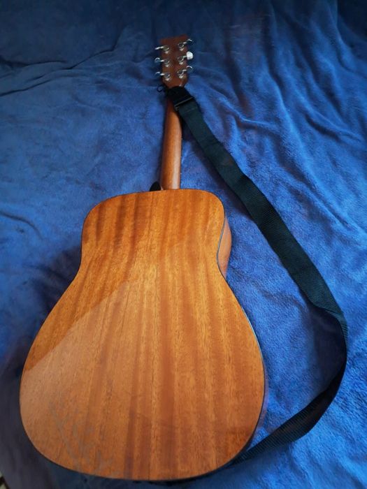 Гитара акустическая